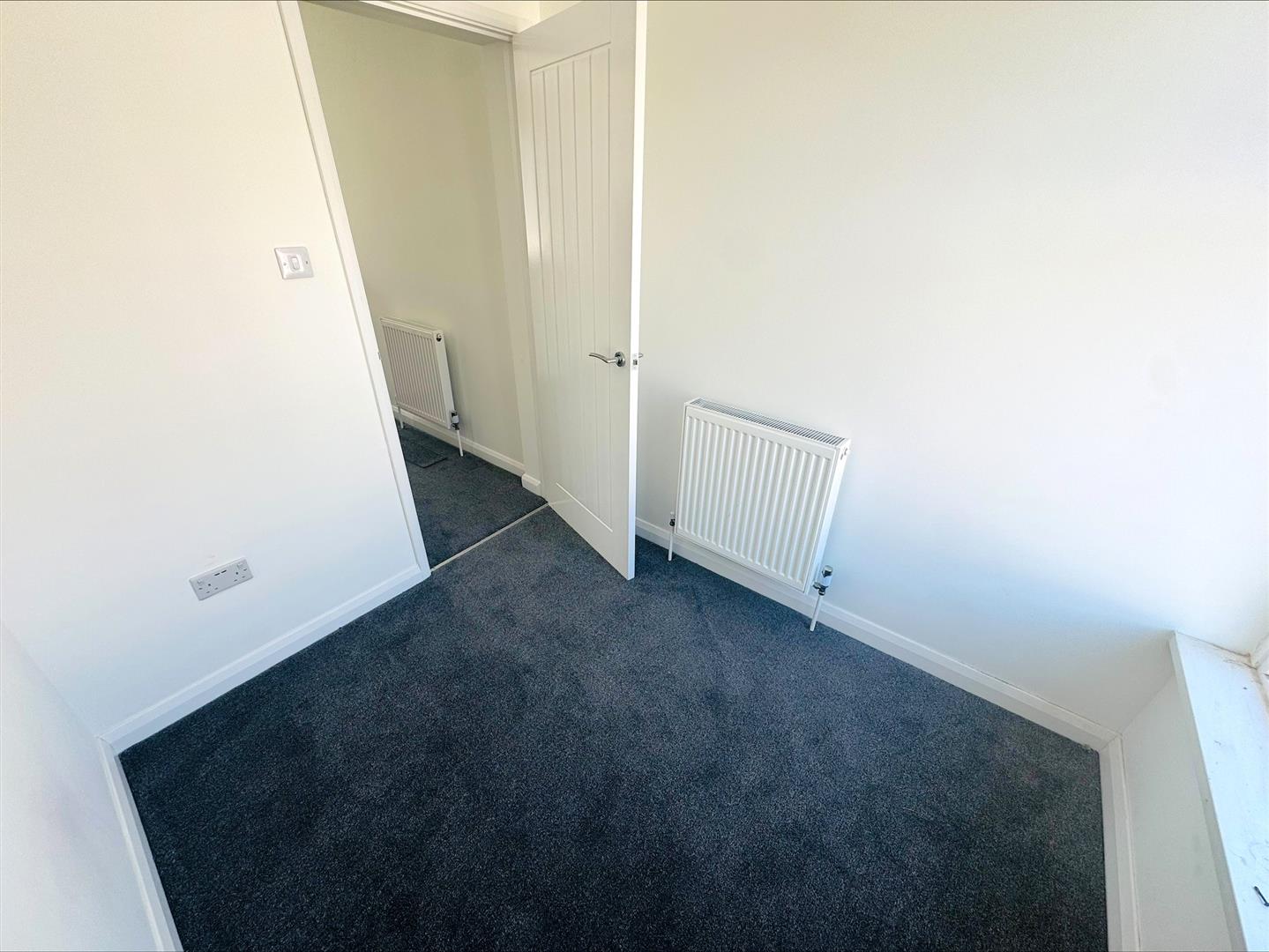 Pembrey Road, Llanelli, SA15 3BL